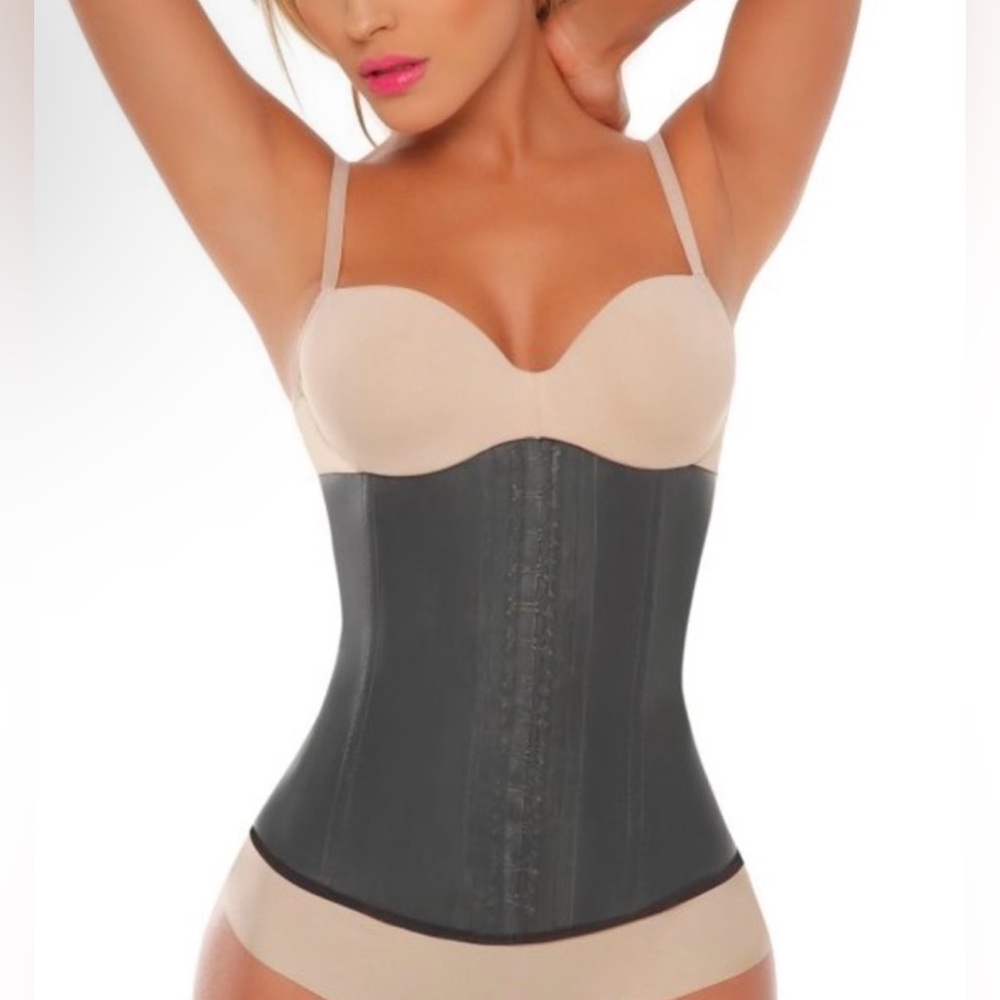 New Vedette 102 Valerie Latex Waist Clincher in Black